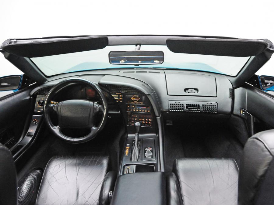  Chevrolet Corvette Convertible 1991 года  (фото 12 из 16)